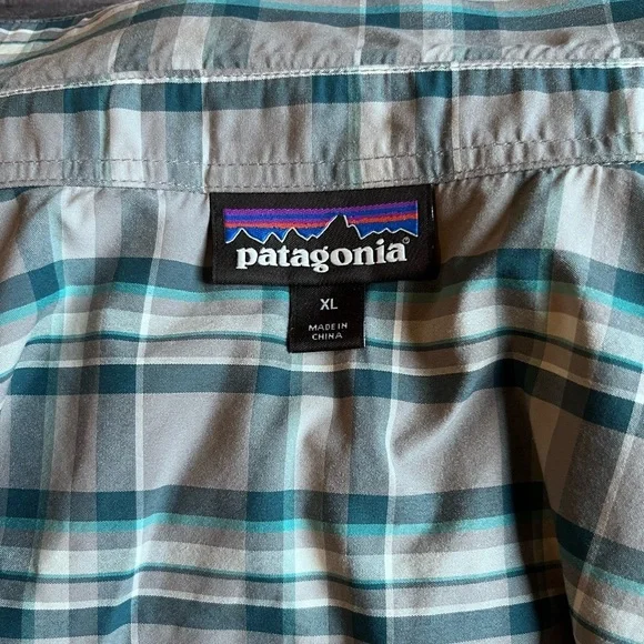 Patagonia Blue and White Casual Button Down Shirt - Picture 6 of 7